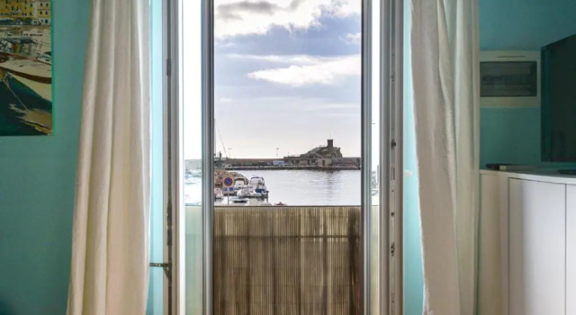 Апартаменты Appartamento per 4 sul mare a Rio Marina, Elba