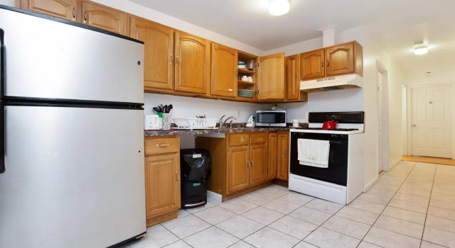 Racpanos Modern Stay on Ocean Avenue