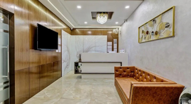 OYO Townhouse 812 Hotel The Grand White, Réserver Hôtel Naroda Gujarat
