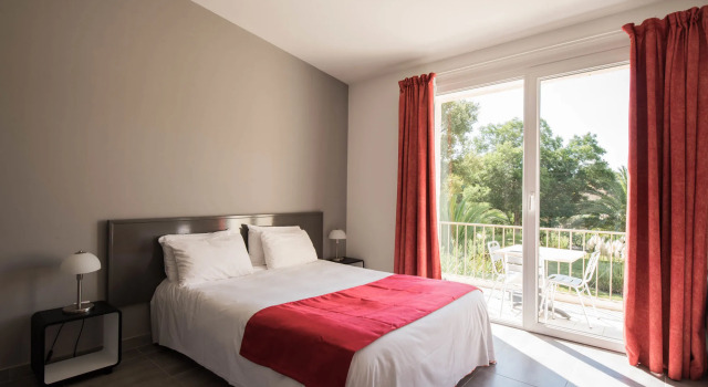 Residence Fiori Di Cala Rossa, Rezervasyon Otel Lecci Korsika