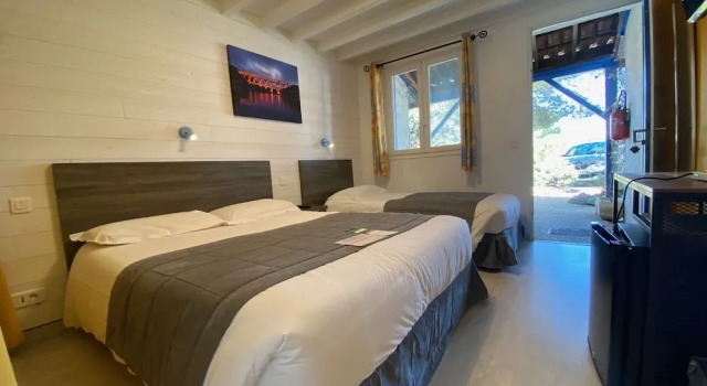 Номер Classic Hotel Des 4 Vents "Esprit Camargue" Parking Privé Gratuit