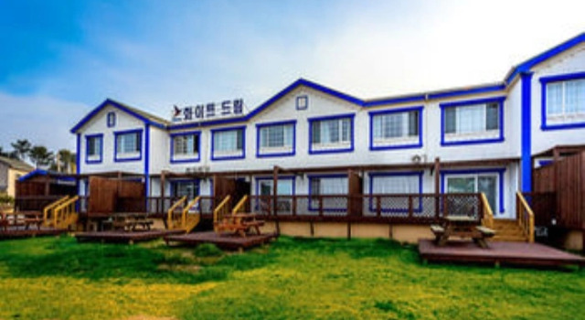 White dream Pension, Забронировать Гостевой дом Отели Аеуол-ли с завтраком, Завтраки