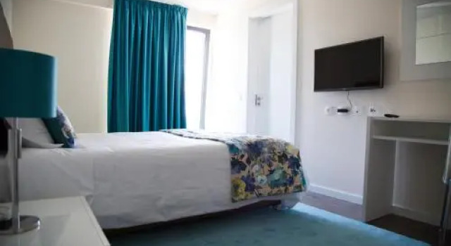 Tomás Guest House, Забронировать Гостевой дом Отели Ковильян с парковкой, рядом с University of Beira Interior, Парковка