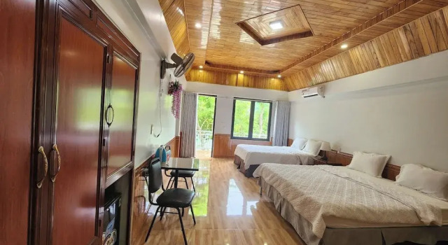 Четырёхместный номер Standard с балконом и с видом на озеро Restful River Bungalow