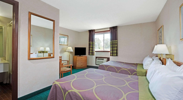 Super 8 by Wyndham Kenmore/Buffalo/Niagara Falls Area, Buchen Sie Hotel Hotels in New York State mit Pool, Schwimmbad