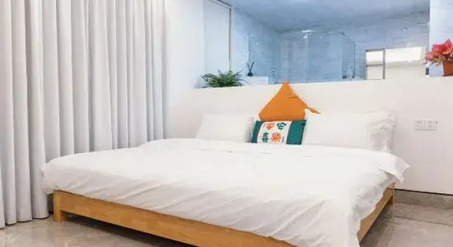 Люкс с балконом и с видом на море Xiamen Sunset Mountain and Sea Resort Homestay