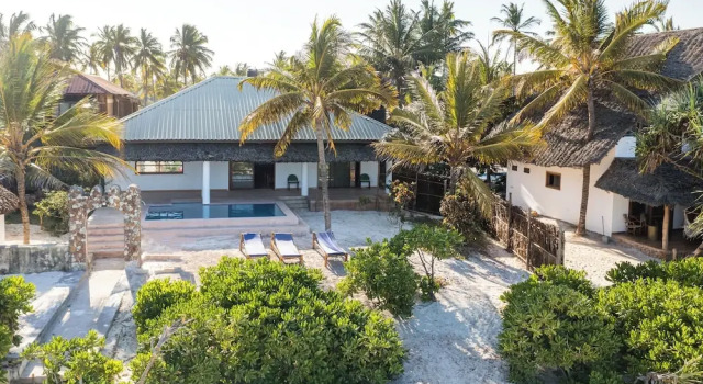 Вилла Luxury Marafiki Beach Hotel & SPA