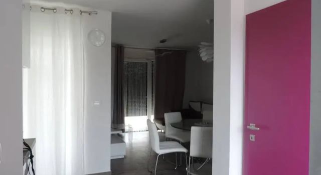 Luxurious 2-bed Appartment in Mandre With Pool