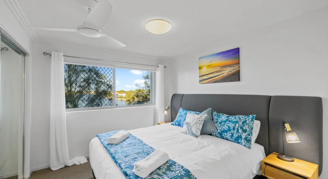 Saltwater on the Peninsula, Prenota Hotel Kawana Waters 
