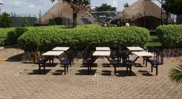 Tooro Royal Cottages, Boek Hotel Mwenge Kyenjojo