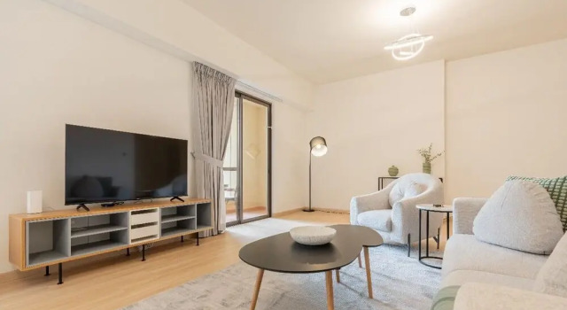 Renovated 1 BR with Sea & Marina Views