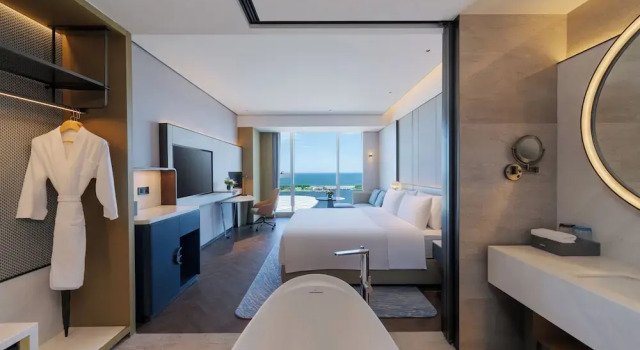Двухместный номер Standard с видом на море Crowne Plaza Weihai Binhai by IHG
