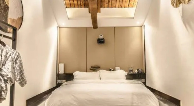 Люкс Big House Hot Spring Courtyard Hotel