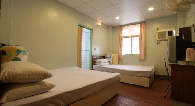 Ron Gong Hotel, Book Hotel Billige hoteller i Chiayi