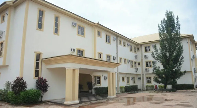 Kim Royal Hotel And Suites, Rezerwuj Hotel Asaba Nigeria