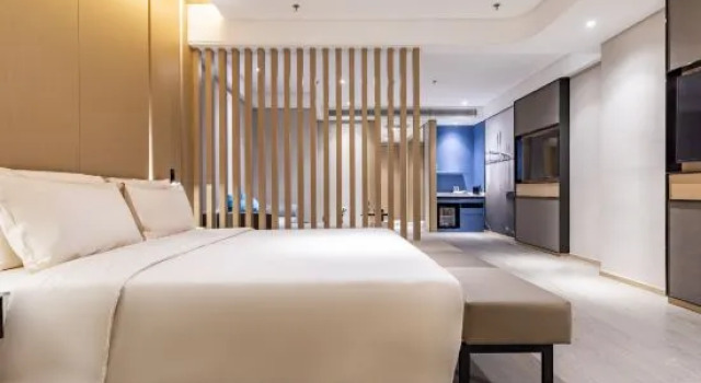 Люкс Superior Atour Hotel Wuhan Donghu Yuejiazui