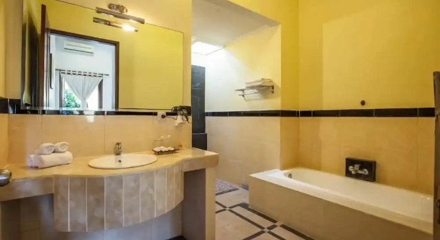 Вилла с 3 комнатами PB - Villa 3 - 3BR · 3-BR Private Pool Villa Walk to Seminyak Beach