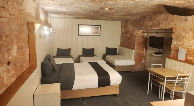 Четырёхместный семейный номер Standard Coober Pedy Experience Motel
