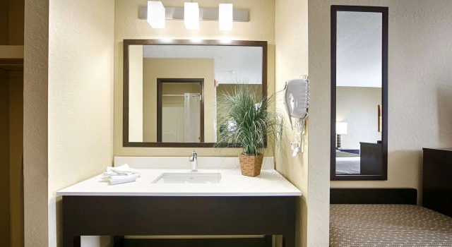 Четырёхместный номер Standard Best Western Norwalk