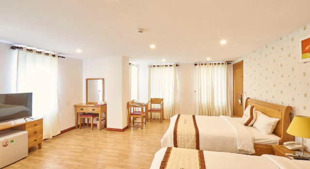 Sai Gons Book Hotel - The Airport Front, Забронировать Отель Недорогие отели Хошимина, рядом с Международный выставочный и конференц-центр Хошимина HIECC, недорого