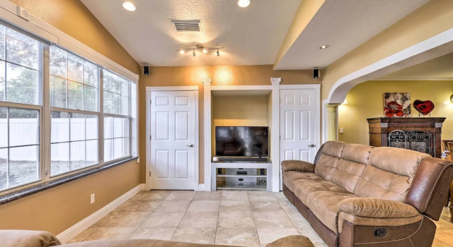 Коттедж Cozy Home in Heart of Tampa w/ Lanai & Pool!