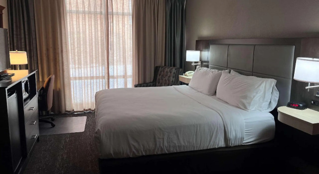 Двухместный номер Standard Wyndham Garden Southgate