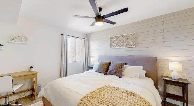 Villa Sunrise 1 Bedroom Condo by RedAwning, Забронировать Вилла Отели Скотсдейл с парковкой, Парковка