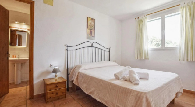 Country house with pool and panoramic views in El Toro Menorca, Buchen Sie Hotel Es Mercadal Menorca