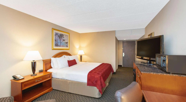 Двухместный номер Standard Ramada by Wyndham Midtown Grand Island