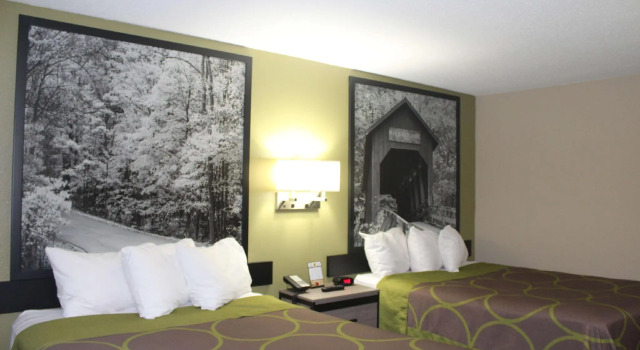Четырёхместный номер Standard Super 8 by Wyndham Michigan City