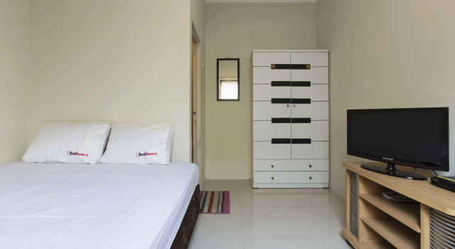 RedDoorz @ Tondano Benhil