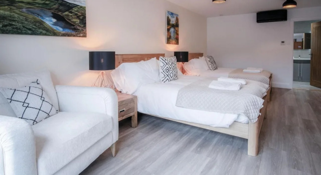 Suite 3 - Sleeping Giant Hotel - PEN Y CAE Inn