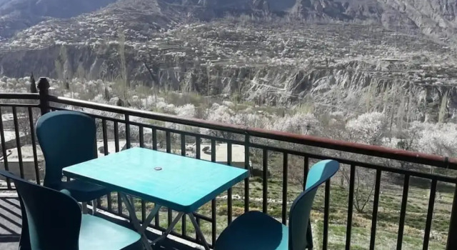 Camera Deluxe Hunza Blossom Inn