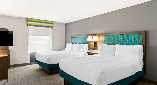 Люкс Hampton Inn & Suites Canton