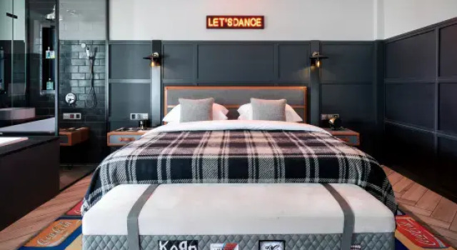 Люкс HIHAT Pioneer Art Hotel