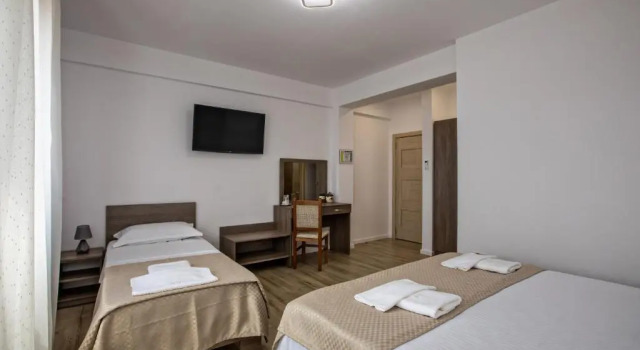 Airport House, Prenota Hotel Otopeni 