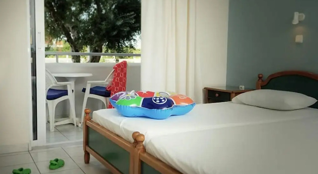 Трёхместная студия с балконом Marianna Hotel Apartements