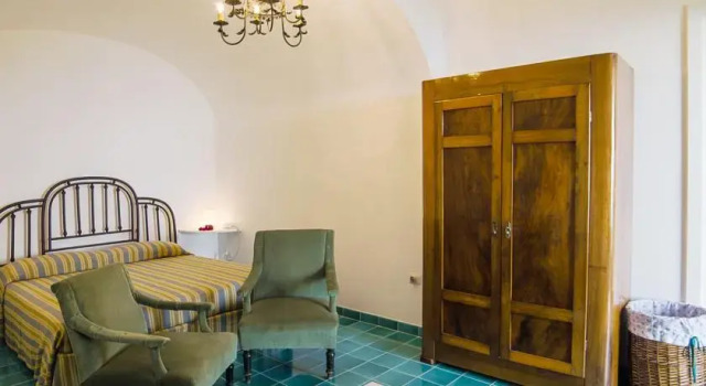 Floreal honey moon, Забронировать Отель Отели Амальфи с парковкой, рядом с Amalfi Bus Station, Парковка