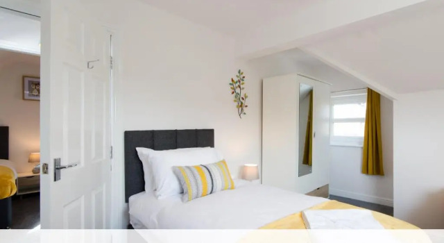 Коттедж Candler Lodge - 3 BEDROOM TOWNHOUSE WITH PARKING - PATIO AREA & SEATING