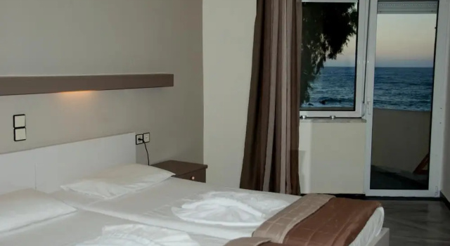 Seafalios-Beach Front Apt, Забронировать Апартаменты/квартира Отели Агии-Апостоли с завтраком, Завтраки