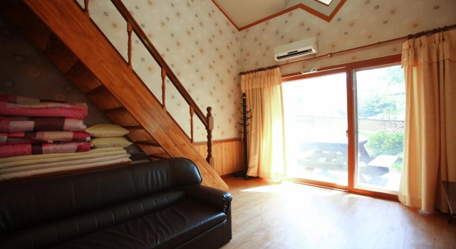 Yeongwol Hieori Pension, Rezerwuj Hotel Hotele w Gangwon-Do z parkingiem, Parking