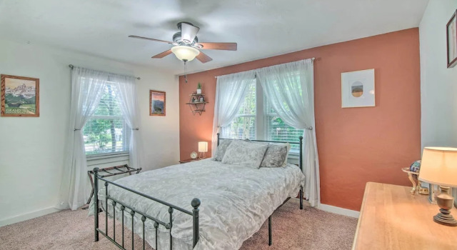 Historic Branson Cottage: 7 Mi to Table Rock Lake!, Забронировать Отель Брэнсон Table Rock Lake, рядом с Our Lady of the Lake (Branson, католическая церковь)