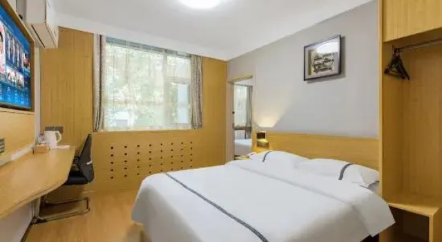 Люкс Home Inn Baiyun Hotel (Shijiazhuang Gaochun Fengzhong Road)
