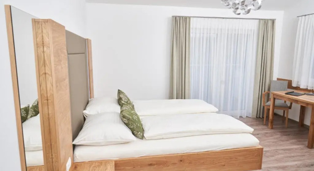 Weinhof - Gästehaus Maier, Book Hotel Krems an der Donau 