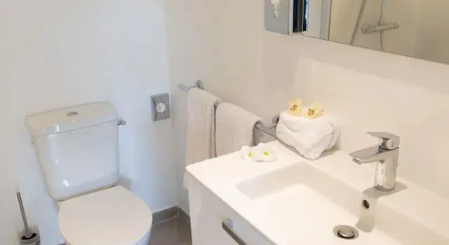 Номер Standard Hôtel Frégate Bleue