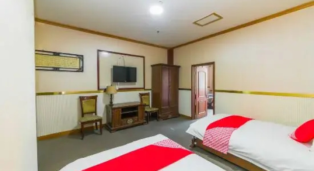 Люкс Urumqi Xinwanxing Hotel