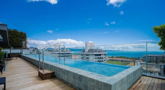 Apt w/ Balcony and Grill 220m From the Sea Car0201