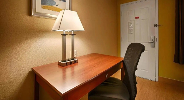 Sześcioosobowy rodzinny suite Best Western Clearlake Plaza