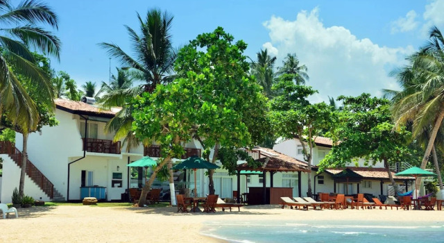 Amanda Beach Villas, Забронировать Отель Отели Унаватуна с бассейном, рядом с Japanese Peace Pagoda, Бассейн