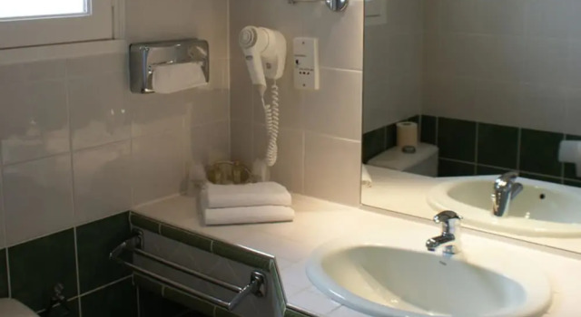 Номер Comfort Auberge La Tomette, The Originals Relais